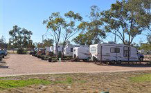Lightning Ridge Outback Resort And Caravan Park - Sydneys Hotel 1