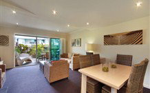 Pacific Blue 358 - Sydneys Hotel 2