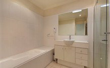Pacific Blue 358 - Sydneys Hotel 5