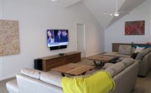 Pelican Escape 11 - Sydneys Hotel 2