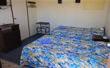 Bluey Motel - Lightning Ridge - Sydneys Hotel 1