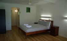 The Bushranger Hideaway - Sydneys Hotel 0