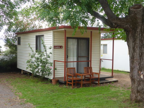 Peak Hill Caravan Park - Sydneys Hotel 2