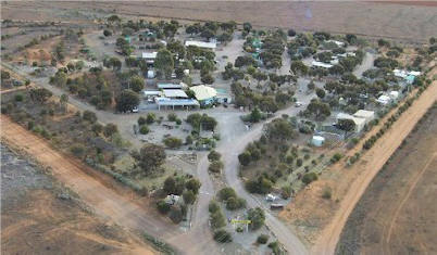 Flinders Ranges Caravan Park - Sydneys Hotel 0