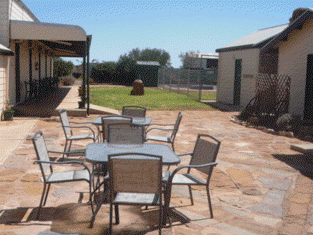 Nuttbush Retreat Caravan Park - Sydneys Hotel 0