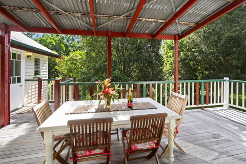 Noosa Avalon Farm Cottages - Sydneys Hotel 4