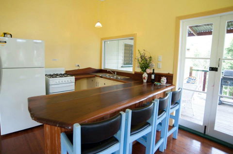 Noosa Avalon Farm Cottages - Sydneys Hotel 6