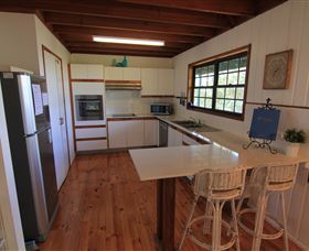 Green Trees Beach House - Sydneys Hotel 3