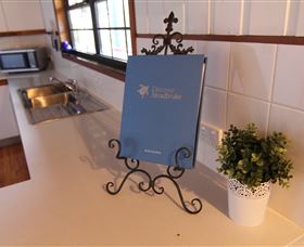 Green Trees Beach House - Sydneys Hotel 2