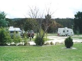 Country Style Caravan Park - Sydneys Hotel 1