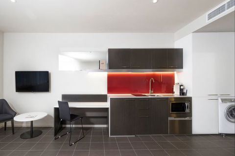 Abode Woden - Sydneys Hotel 3