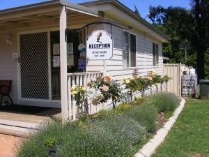 Fossickers' Tourist Park - Sydneys Hotel 0