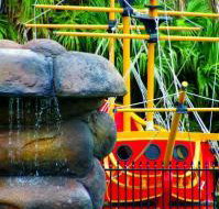 Smuggler's Cove Holiday Village - Sydneys Hotel