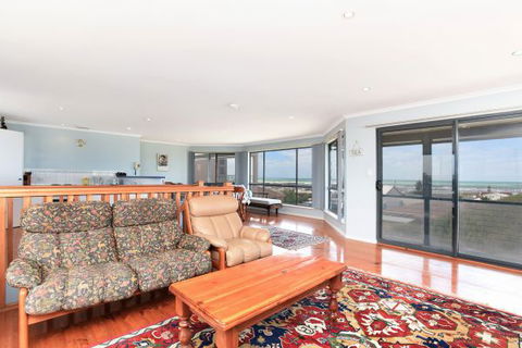 Ambergris - Sydneys Hotel 3