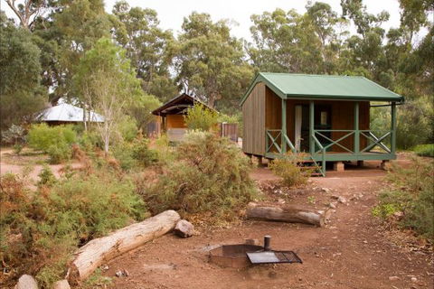 Alligator Lodge - Mount Remarkable National Park - Sydneys Hotel 0