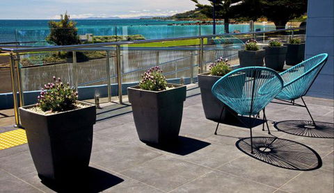 Penguin Beachfront Apartments - Sydneys Hotel 0