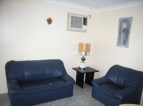 Alonga Waterfront Cottages - Sydneys Hotel 4
