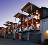 Quarterdecks Harbour Retreat - Sydneys Hotel