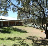 Euston Club Motel