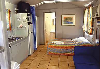 Flying Fish Point Tourist Park - Sydneys Hotel 1