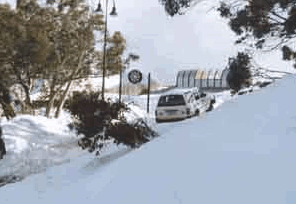 Mansfield Ski Lodge - Sydneys Hotel 0