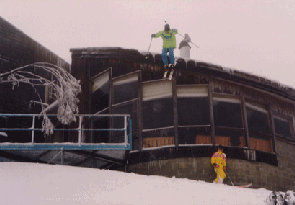 Mansfield Ski Lodge - Sydneys Hotel 1