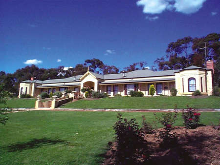 Brice Hill Country Lodge - Sydneys Hotel 0