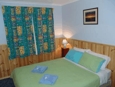Anchor Down Cottages - Sydneys Hotel 3