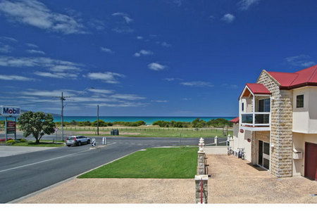 Lighthouse Keepers Inn - Sydneys Hotel 3