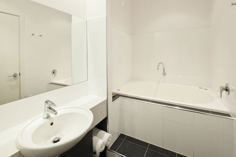 BEST WESTERN PLUS Ballarat Suites - Sydneys Hotel 4