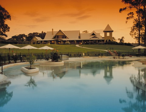 Raffertys Resort - Sydneys Hotel 3