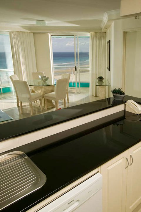 Ocean Plaza Resort - Coolangatta - Sydneys Hotel 2
