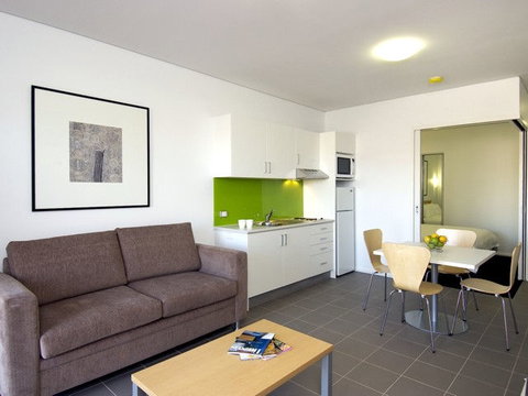 Majestic Oasis Apartments - Sydneys Hotel 1