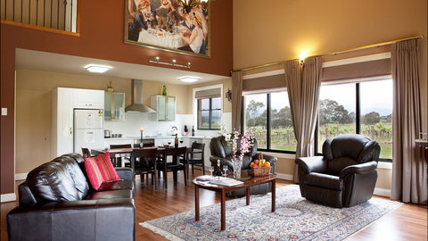 Barossa Shiraz Estate - Sydneys Hotel 0