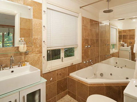 Aldgate Creek Cottage Bed And Breakfast - Sydneys Hotel 3