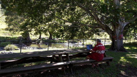 Christmas Creek Cafe` And Cabins - Sydneys Hotel 1