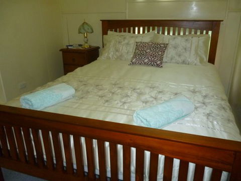 Christmas Creek Cafe` And Cabins - Sydneys Hotel 3