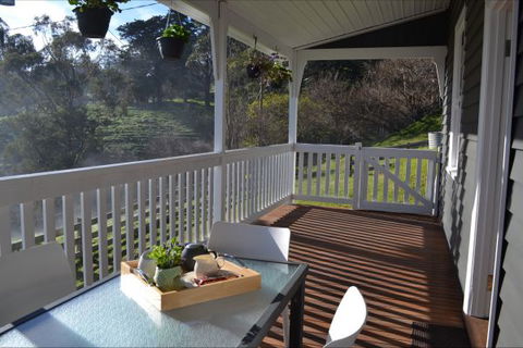 Clifden Cottage - Sydneys Hotel 2
