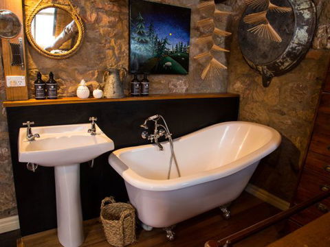 Farm Pod At Twamley Farm - Sydneys Hotel 5