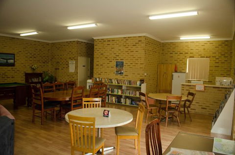 Acclaim Swan Valley Tourist Park - Sydneys Hotel 1