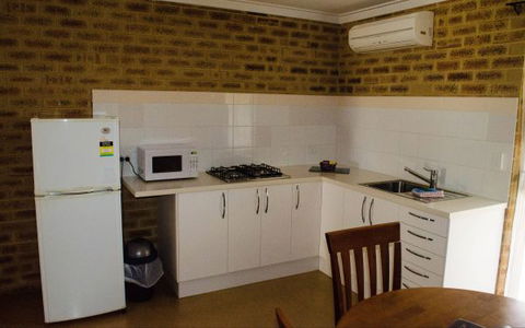 Acclaim Swan Valley Tourist Park - Sydneys Hotel 6