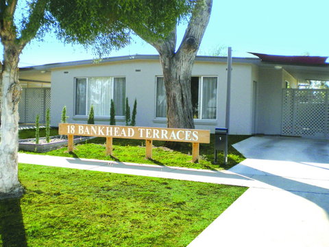 Cohuna Bankhead Terraces - Sydneys Hotel 0