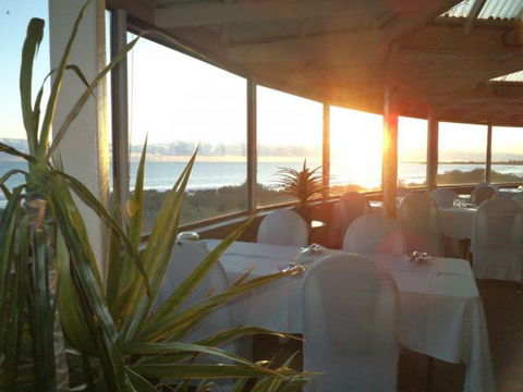 African Reef Resort Hotel - Sydneys Hotel 0