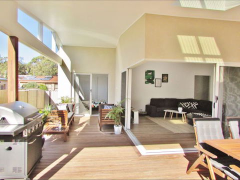 All Decked Out: Lake Conjola - Sydneys Hotel 2