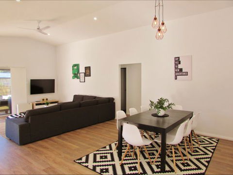 All Decked Out: Lake Conjola - Sydneys Hotel 4