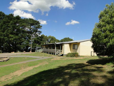 Allambee Camp - Sydneys Hotel 4