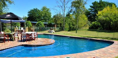 Alpine Inn - Sydneys Hotel 0