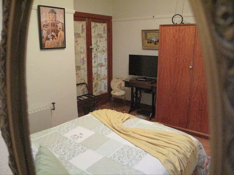 B&B Wodonga - Art Deco Accommodation - Sydneys Hotel 4