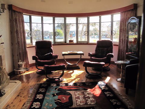 B&B Wodonga - Art Deco Accommodation - Sydneys Hotel 5