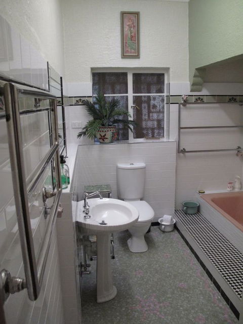 B&B Wodonga - Art Deco Accommodation - Sydneys Hotel 8